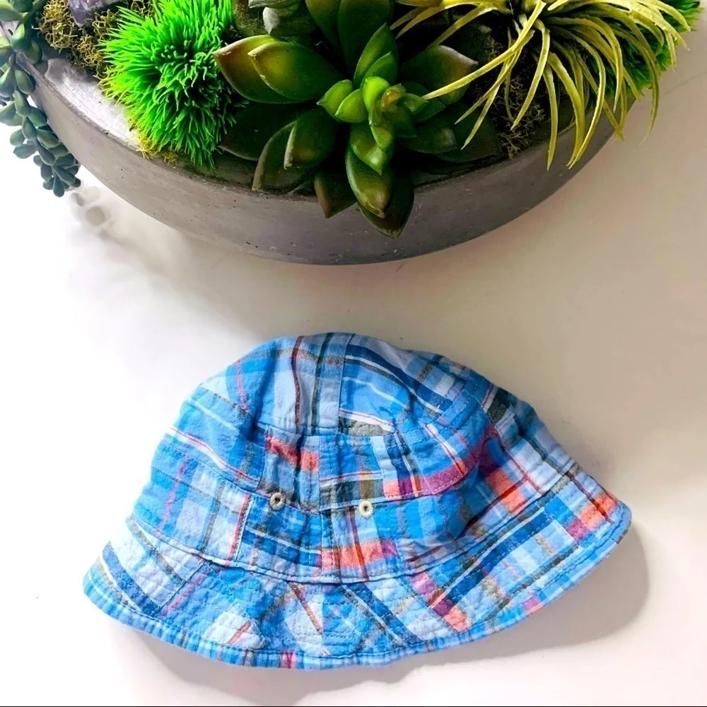 Children’s Place Infant 18 to 24 months Plaid blue bucket hat cotton reversible